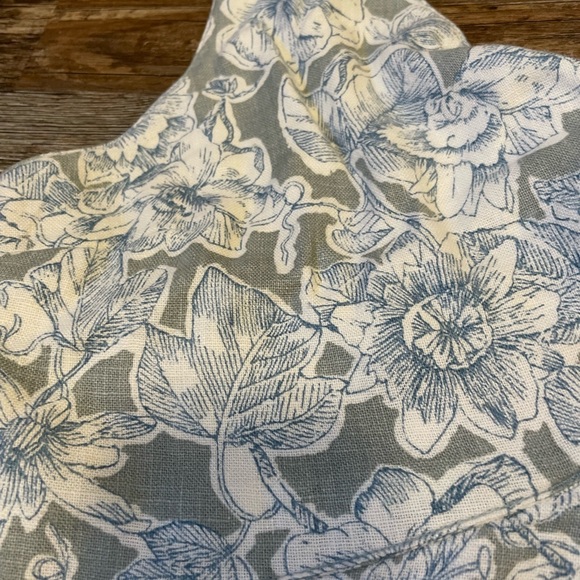 Abercrombie Twist-Front Linen-Blend Cutout Top - Picture 7 of 8
